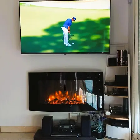 Award Winning With Pool And Sea Views Appartement *