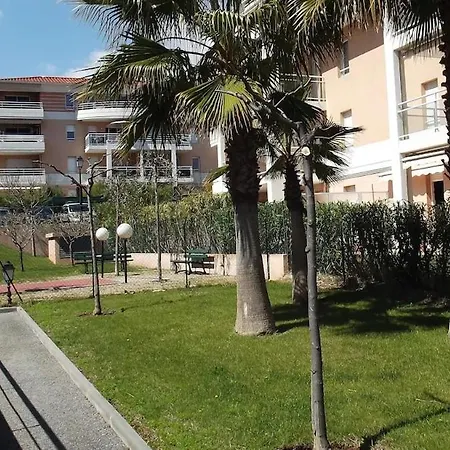 Award Winning With Pool And Sea Views Apartment