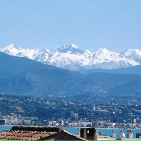 Award Winning With Pool And Sea Views *