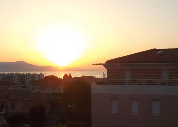 Award Winning With Pool And Sea Views * Antibes