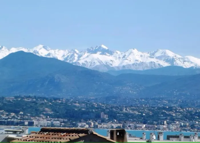 Award Winning With Pool And Sea Views *